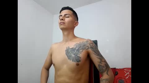 Snapshot of velk_hot1 chatting on February 19, 4:44 pm velk_hot1 online show from February 19, 4:44 pm