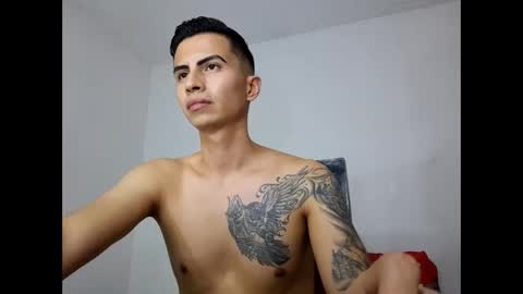 Snapshot of velk_hot1 chatting on February 19, 11:36 pm velk_hot1 online show from February 19, 11:36 pm