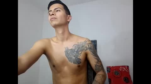 Snapshot of velk_hot1 chatting on March 6, 1:35 pm velk_hot1 online show from March 6, 1:35 pm