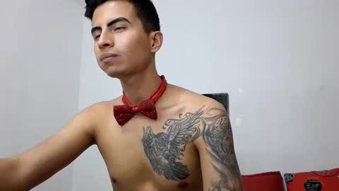 Snapshot of velk_hot1 chatting on March 8, 1:17 am velk_hot1 online show from March 8, 1:17 am