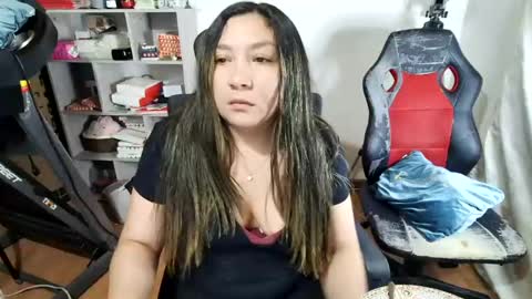 Snapshot of vellarossa chatting on June 21, 3:42 am Im VelaI will be Christmas and New Year with my family December 22 to January 13 I will miss you guys. online show from June 21, 3:42 am