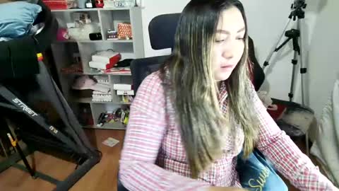 Snapshot of vellarossa chatting on July 9, 7:01 am Im VelaI will be Christmas and New Year with my family December 22 to January 13 I will miss you guys. online show from July 9, 7:01 am