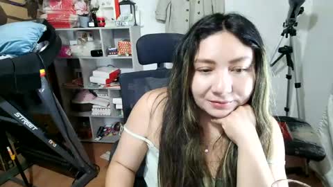 Snapshot of vellarossa chatting on July 11, 4:37 am Im VelaI will be Christmas and New Year with my family December 22 to January 13 I will miss you guys. online show from July 11, 4:37 am