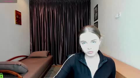 velora_vyxen online show from October 6, 12:13 pm