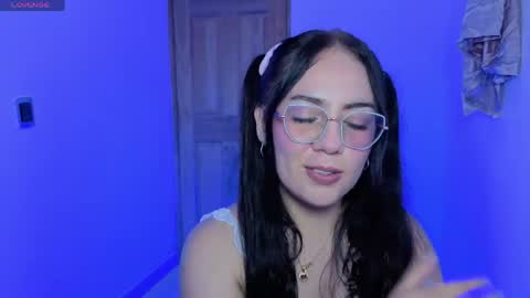 Snapshot of velournyx chatting on April 1, 3:18 am VELOURNYX online show from April 1, 3:18 am