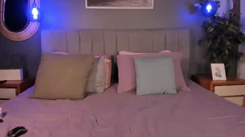 veluna_ online show from June 30, 11:11 am
