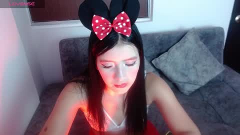 velvet_28_ online show from October 8, 12:25 pm