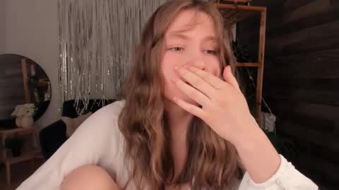 velvet_cherry online show from February 10, 3:49 pm