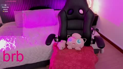velvet_fangs222 online show from September 13, 7:13 pm
