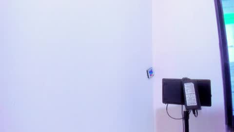 Snapshot of velvet_giirll chatting on June 1, 7:04 pm velvet_giirll online show from June 1, 7:04 pm