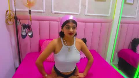 velvet_giirll online show from June 30, 4:46 am