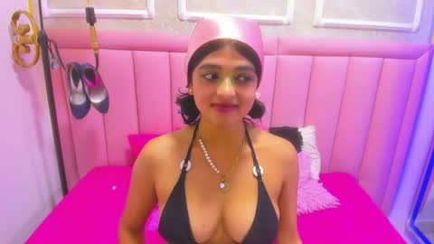 velvet_giirll online show from June 30, 4:52 pm