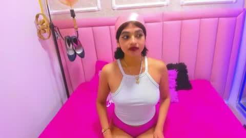 velvet_giirll online show from July 1, 2:07 pm