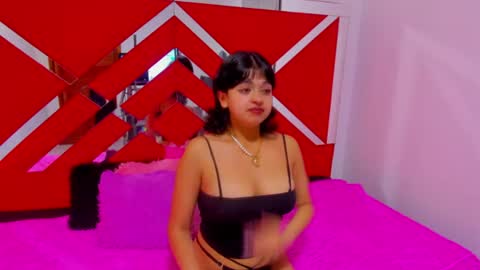 velvet_giirll online show from July 28, 1:54 pm