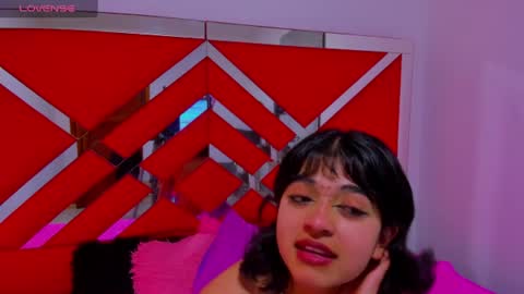 velvet_giirll online show from July 28, 4:05 pm