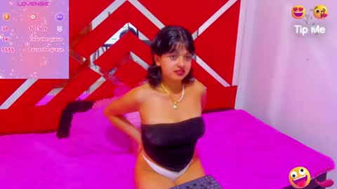 velvet_giirll online show from July 29, 1:42 pm