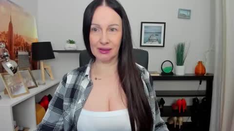 Jasmine online show from October 10, 5:39 am