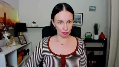 Jasmine online show from October 14, 5:36 pm