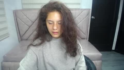 velvet_moon_v online show from October 10, 1:10 pm