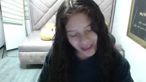 velvet_moon_v online show from December 15, 1:26 pm