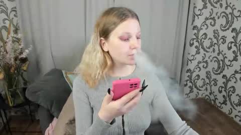 velvet_peach_ online show from November 22, 10:58 am