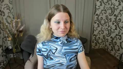 velvet_peach_ online show from November 26, 11:33 am