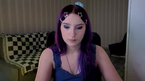 Snapshot of velvet_siren chatting on June 4, 11:05 am Violet online show from June 4, 11:05 am