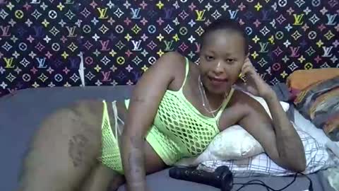 Snapshot of velvet_temptress chatting on May 15, 8:43 am velvet online show from May 15, 8:43 am