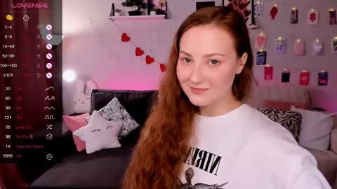 Snapshot of velvetcherry_ chatting on April 19, 8:57 am Mia online show from April 19, 8:57 am