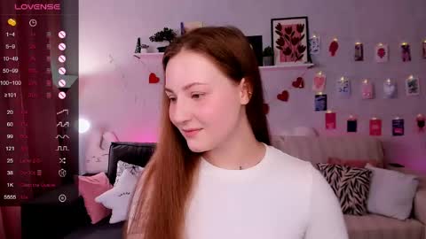 Snapshot of velvetcherry_ chatting on April 24, 9:01 am Mia online show from April 24, 9:01 am