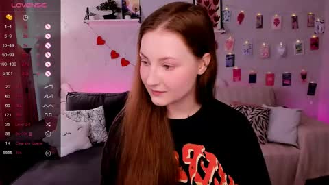 Snapshot of velvetcherry_ chatting on April 25, 7:55 am Mia online show from April 25, 7:55 am