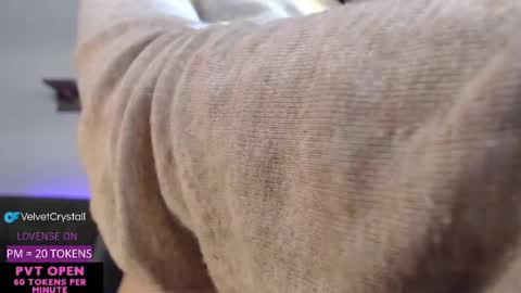 Snapshot of velvetcrystal chatting on October 11, 6:34 am  Crystal         PVT OPEN online show from October 11, 6:34 am