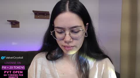 Snapshot of velvetcrystal chatting on November 4, 7:18 am  Crystal         PVT OPEN online show from November 4, 7:18 am