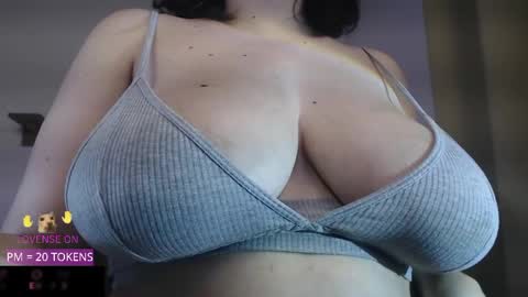 Snapshot of velvetcrystal chatting on May 23, 5:23 am Crystal PVT OPEN online show from May 23, 5:23 am