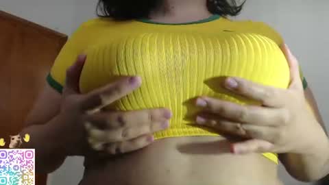 Snapshot of velvetcrystal chatting on June 14, 12:41 am Crystal PVT OPEN online show from June 14, 12:41 am