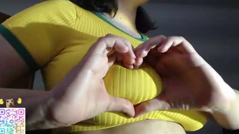 Snapshot of velvetcrystal chatting on June 20, 12:25 am Crystal PVT OPEN online show from June 20, 12:25 am