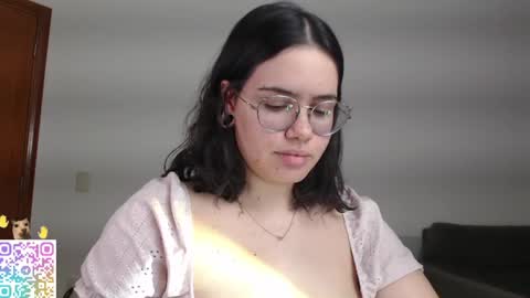 Snapshot of velvetcrystal chatting on June 23, 2:53 am Crystal PVT OPEN online show from June 23, 2:53 am