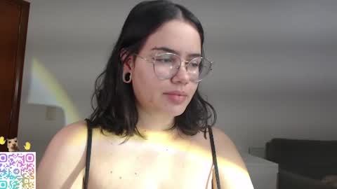 Snapshot of velvetcrystal chatting on July 1, 3:19 am Crystal PVT OPEN online show from July 1, 3:19 am