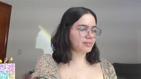Snapshot of velvetcrystal chatting on July 6, 1:57 am Crystal PVT OPEN online show from July 6, 1:57 am