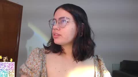 Snapshot of velvetcrystal chatting on July 16, 2:17 am Crystal PVT OPEN online show from July 16, 2:17 am