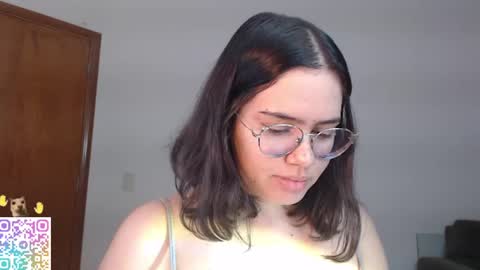 Snapshot of velvetcrystal chatting on July 27, 2:40 am Crystal PVT OPEN online show from July 27, 2:40 am