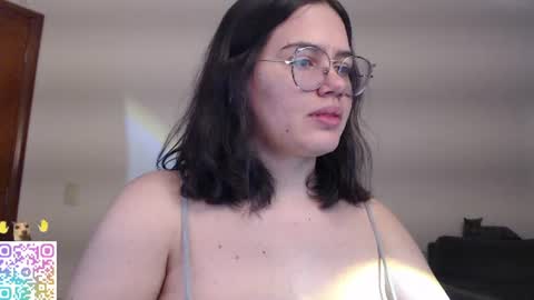 Snapshot of velvetcrystal chatting on August 4, 3:10 am Crystal PVT OPEN online show from August 4, 3:10 am