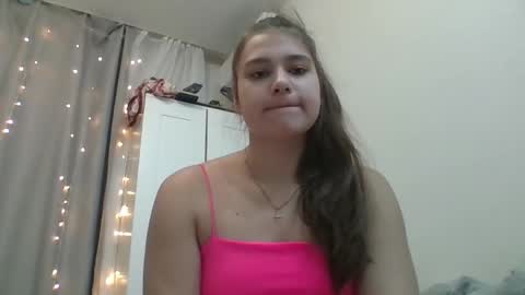 Snapshot of velveted_ivy chatting on November 15, 11:18 am velveted_ivy online show from November 15, 11:18 am