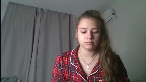 Snapshot of velveted_ivy chatting on December 4, 12:36 pm velveted_ivy online show from December 4, 12:36 pm