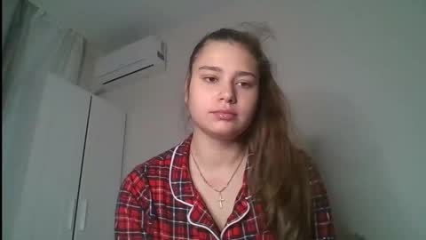 Snapshot of velveted_ivy chatting on December 5, 10:57 am velveted_ivy online show from December 5, 10:57 am