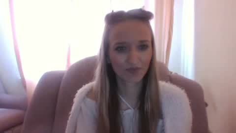 Snapshot of velvetintuition chatting on May 2, 7:35 am velvetintuition online show from May 2, 7:35 am