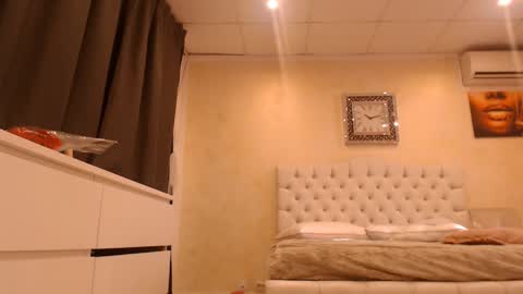 velvetmarsha online show from February 20, 7:01 am