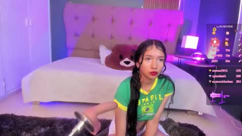 Snapshot of velvetmila_ chatting on March 26, 11:16 am velvetmila_ online show from March 26, 11:16 am