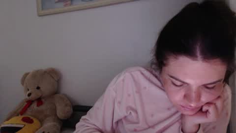 Snapshot of velvetmoon123 chatting on December 2, 9:21 pm velvetmoon123 online show from December 2, 9:21 pm