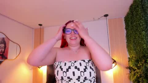 velvetscarlett online show from April 4, 1:41 pm